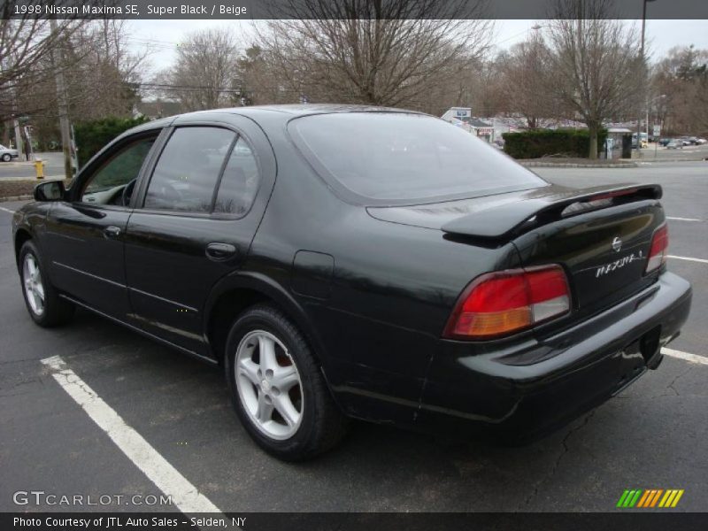 Super Black / Beige 1998 Nissan Maxima SE