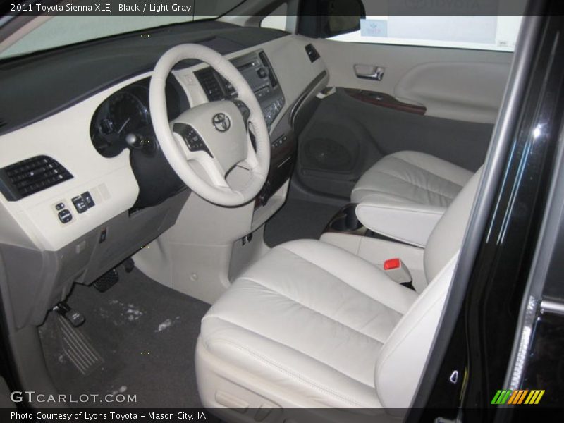 Black / Light Gray 2011 Toyota Sienna XLE
