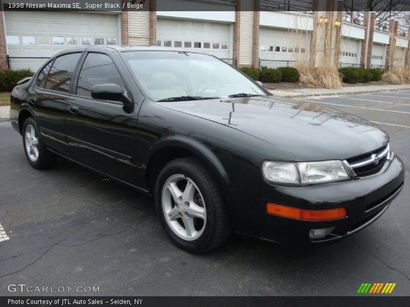 Super Black / Beige 1998 Nissan Maxima SE