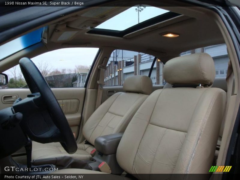 Super Black / Beige 1998 Nissan Maxima SE