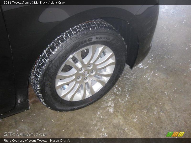 Black / Light Gray 2011 Toyota Sienna XLE
