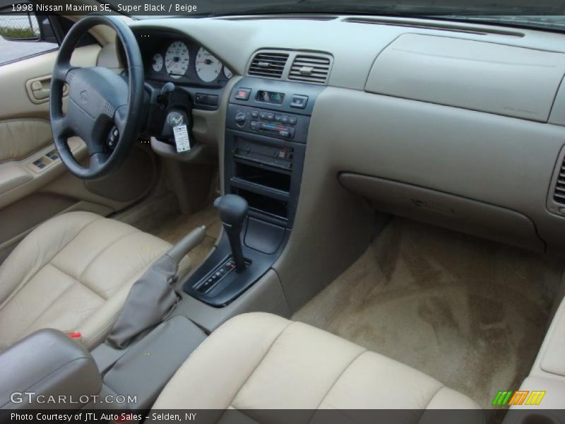 Super Black / Beige 1998 Nissan Maxima SE