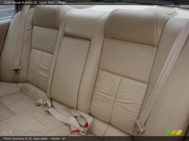 Super Black / Beige 1998 Nissan Maxima SE