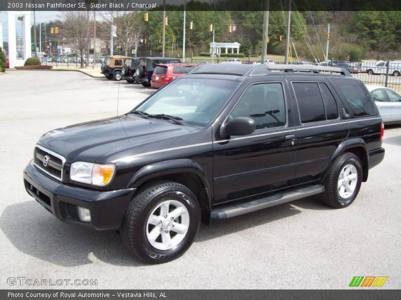 Super Black / Charcoal 2003 Nissan Pathfinder SE