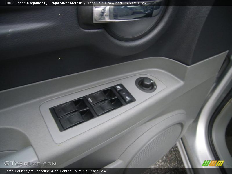 Bright Silver Metallic / Dark Slate Gray/Medium Slate Gray 2005 Dodge Magnum SE