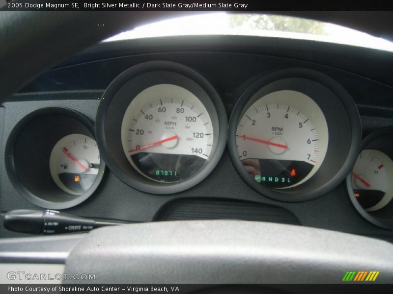 Bright Silver Metallic / Dark Slate Gray/Medium Slate Gray 2005 Dodge Magnum SE