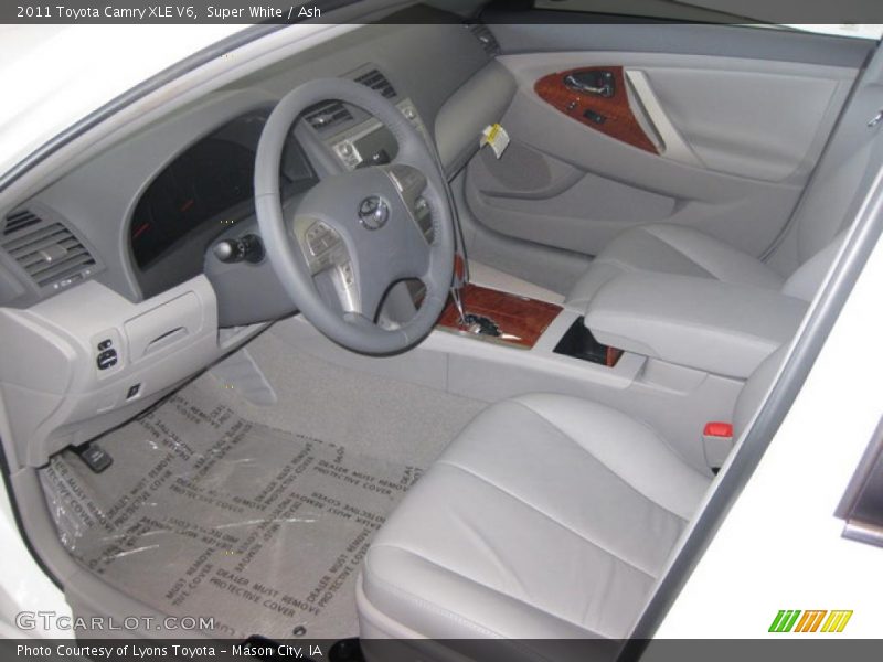 Super White / Ash 2011 Toyota Camry XLE V6