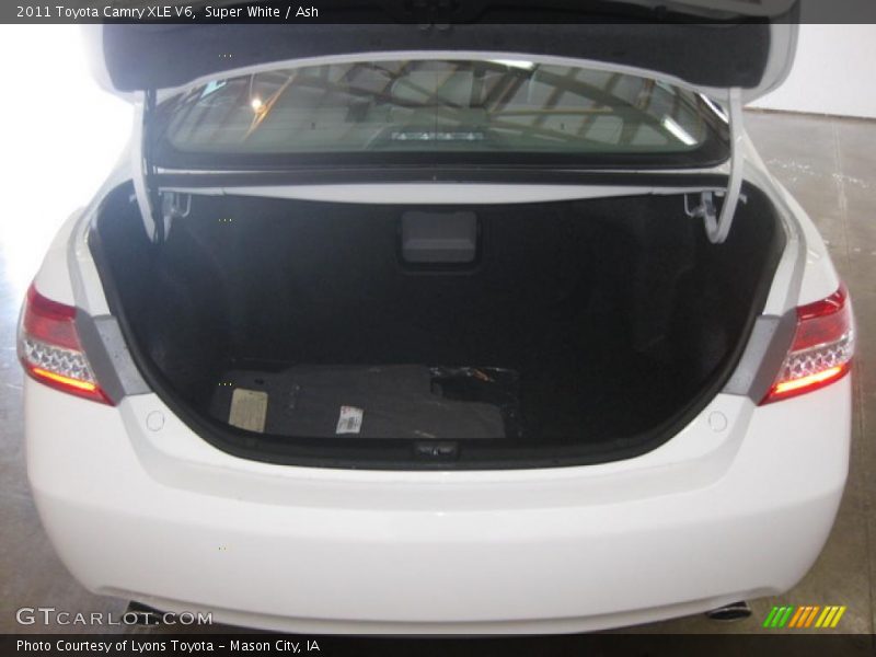 Super White / Ash 2011 Toyota Camry XLE V6