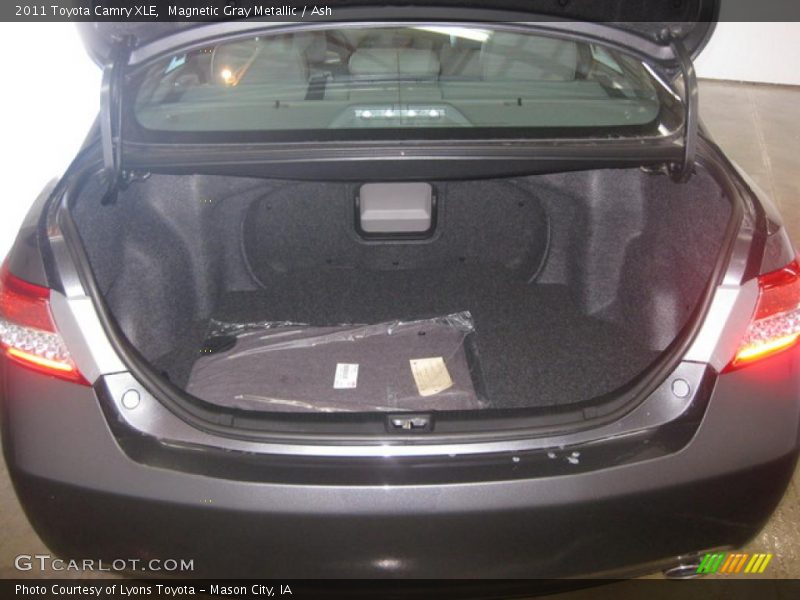 Magnetic Gray Metallic / Ash 2011 Toyota Camry XLE
