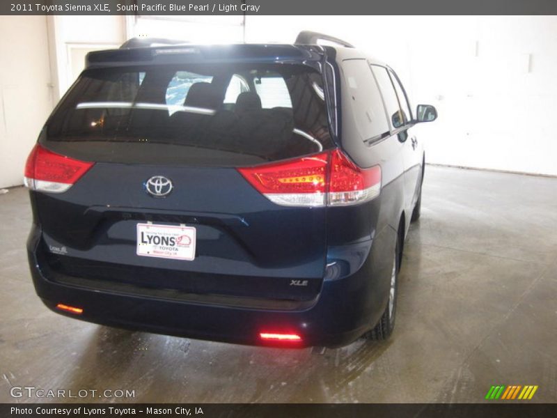 South Pacific Blue Pearl / Light Gray 2011 Toyota Sienna XLE