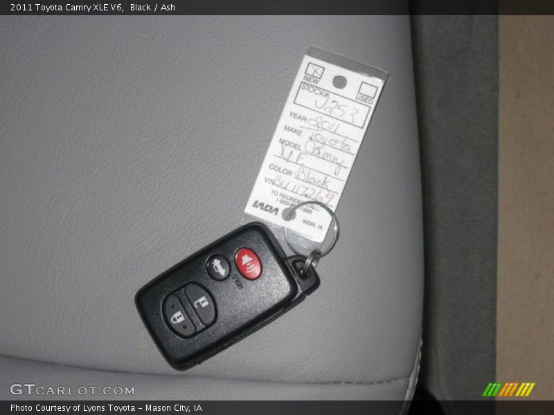 Black / Ash 2011 Toyota Camry XLE V6