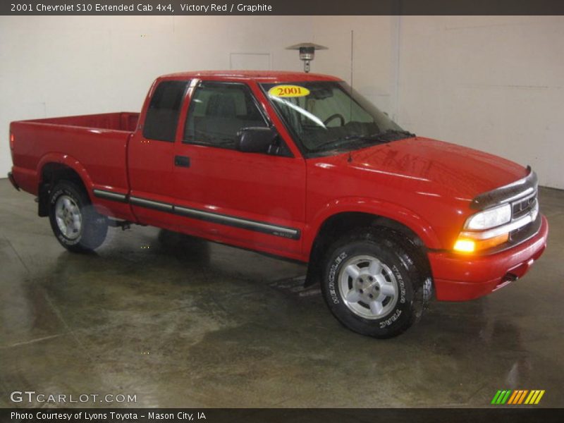Victory Red / Graphite 2001 Chevrolet S10 Extended Cab 4x4