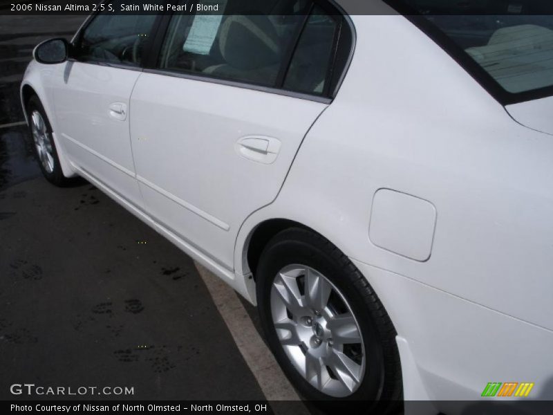 Satin White Pearl / Blond 2006 Nissan Altima 2.5 S