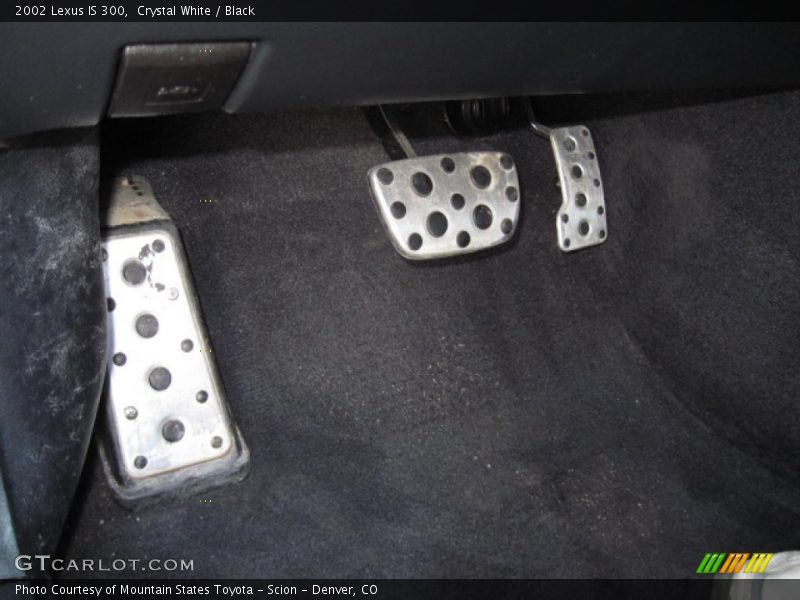 Crystal White / Black 2002 Lexus IS 300