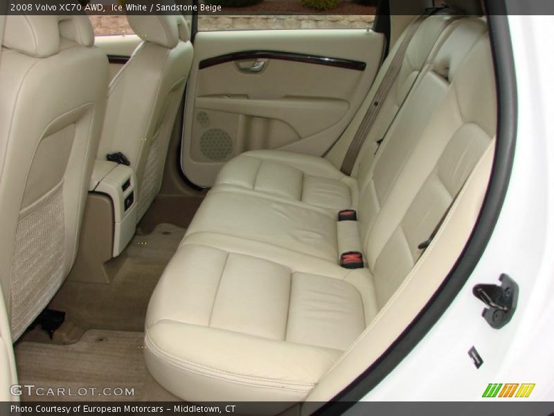 Ice White / Sandstone Beige 2008 Volvo XC70 AWD