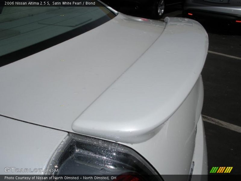 Satin White Pearl / Blond 2006 Nissan Altima 2.5 S