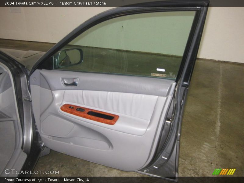 Phantom Gray Pearl / Stone 2004 Toyota Camry XLE V6