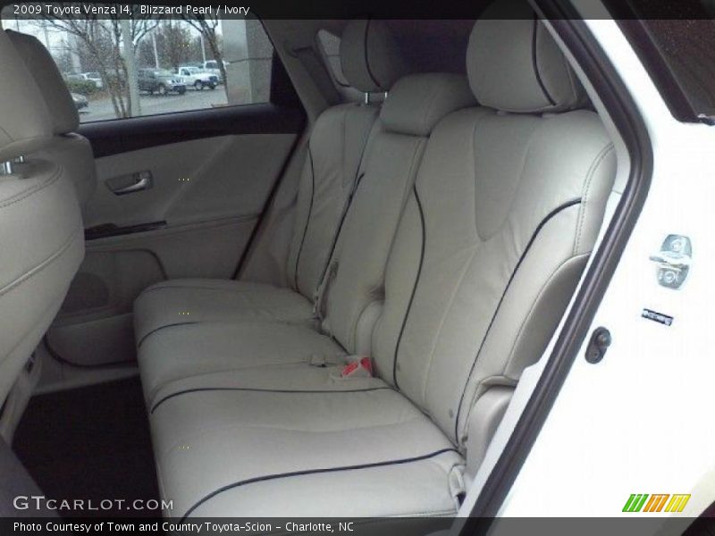 Blizzard Pearl / Ivory 2009 Toyota Venza I4