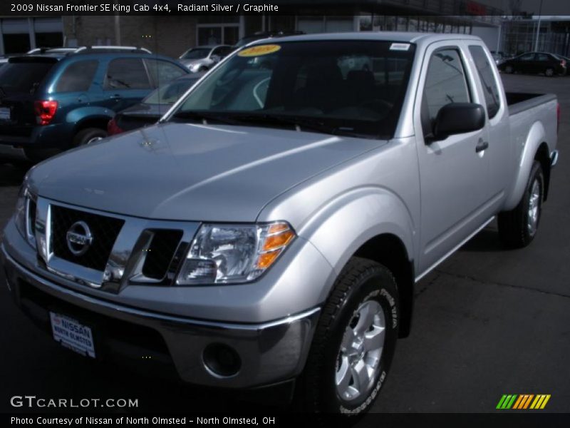 Radiant Silver / Graphite 2009 Nissan Frontier SE King Cab 4x4