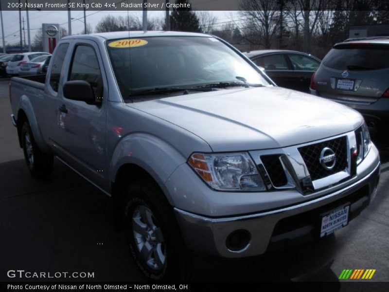Radiant Silver / Graphite 2009 Nissan Frontier SE King Cab 4x4
