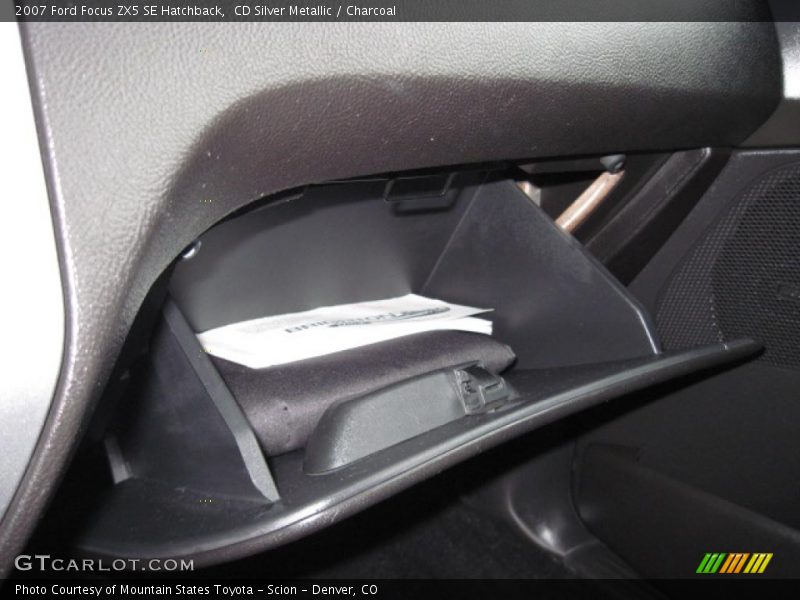 CD Silver Metallic / Charcoal 2007 Ford Focus ZX5 SE Hatchback