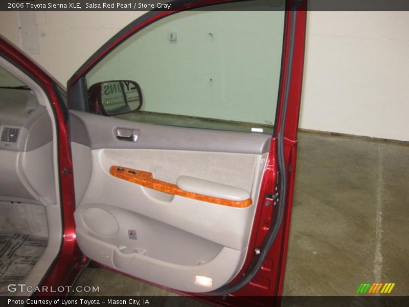 Salsa Red Pearl / Stone Gray 2006 Toyota Sienna XLE
