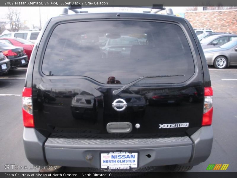Super Black / Gray Celadon 2002 Nissan Xterra SE V6 4x4
