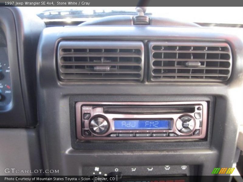 Stone White / Gray 1997 Jeep Wrangler SE 4x4