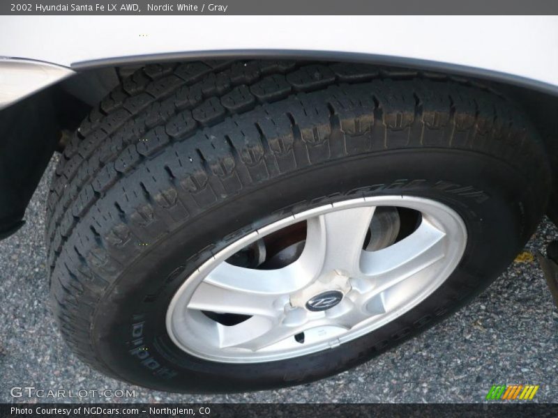 Nordic White / Gray 2002 Hyundai Santa Fe LX AWD