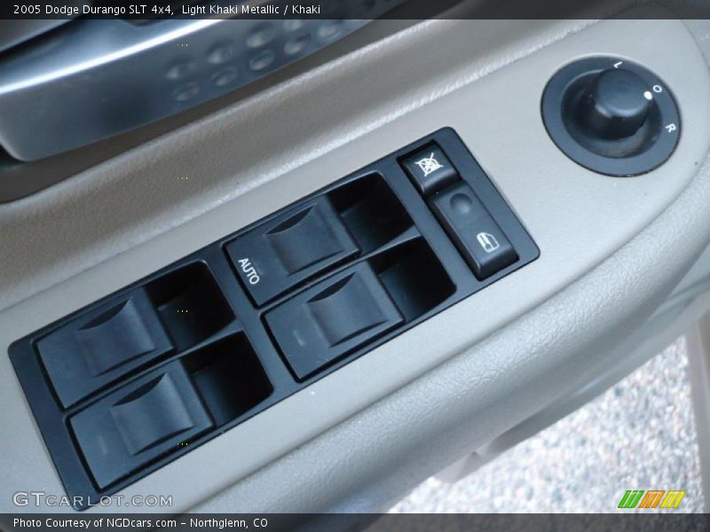 Light Khaki Metallic / Khaki 2005 Dodge Durango SLT 4x4