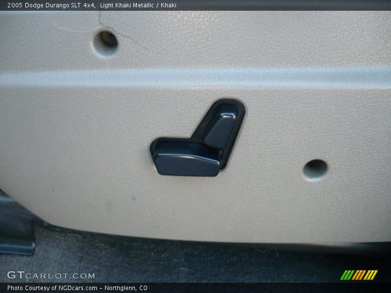 Light Khaki Metallic / Khaki 2005 Dodge Durango SLT 4x4