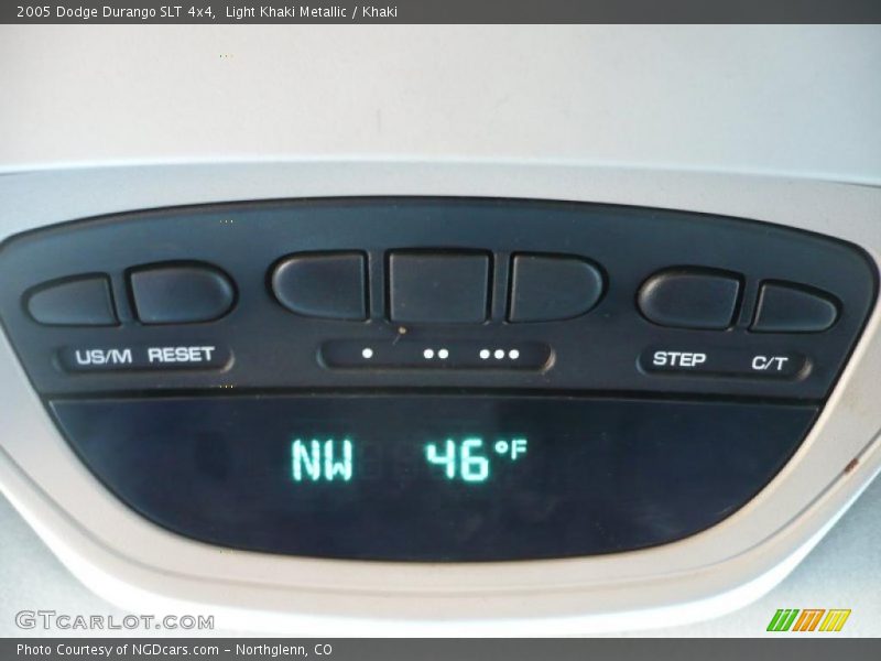 Light Khaki Metallic / Khaki 2005 Dodge Durango SLT 4x4