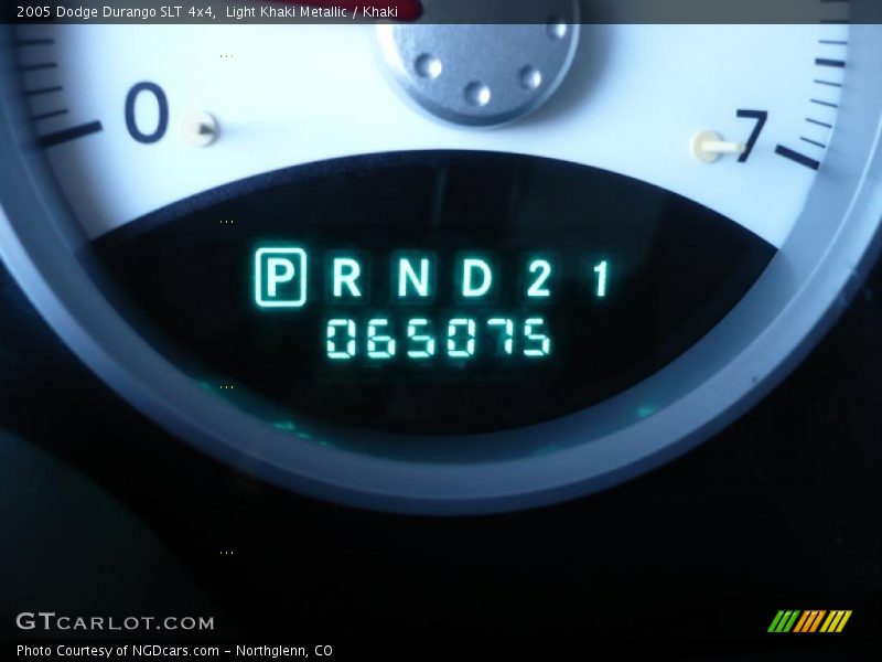 Light Khaki Metallic / Khaki 2005 Dodge Durango SLT 4x4