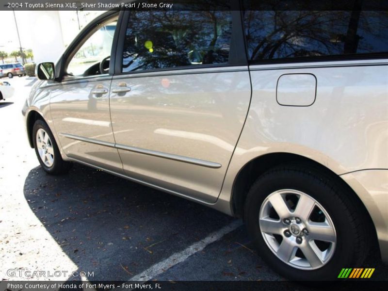 Silver Shadow Pearl / Stone Gray 2004 Toyota Sienna XLE