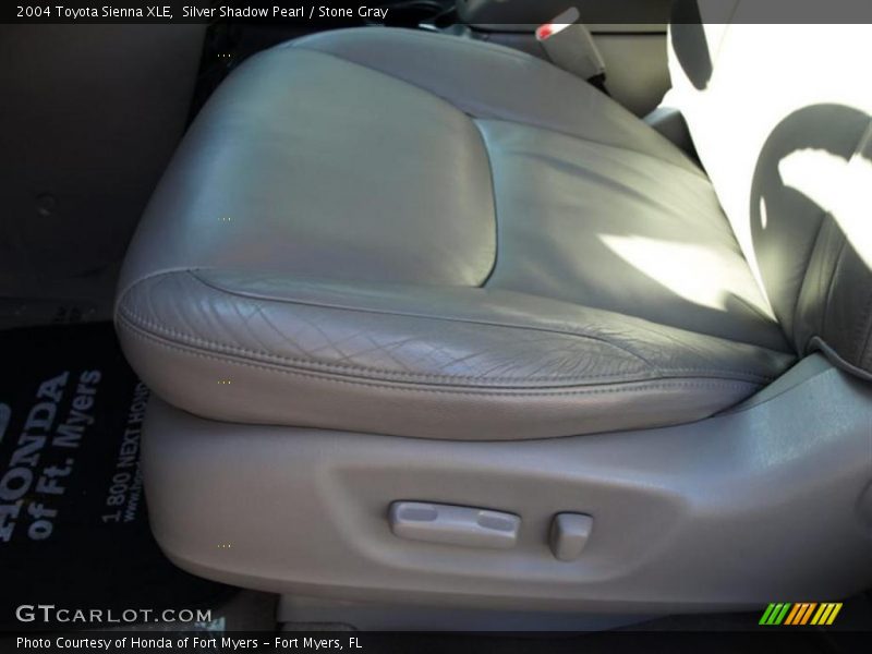 Silver Shadow Pearl / Stone Gray 2004 Toyota Sienna XLE