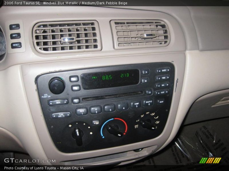 Windveil Blue Metallic / Medium/Dark Pebble Beige 2006 Ford Taurus SE