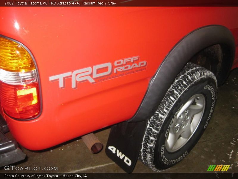 Radiant Red / Gray 2002 Toyota Tacoma V6 TRD Xtracab 4x4