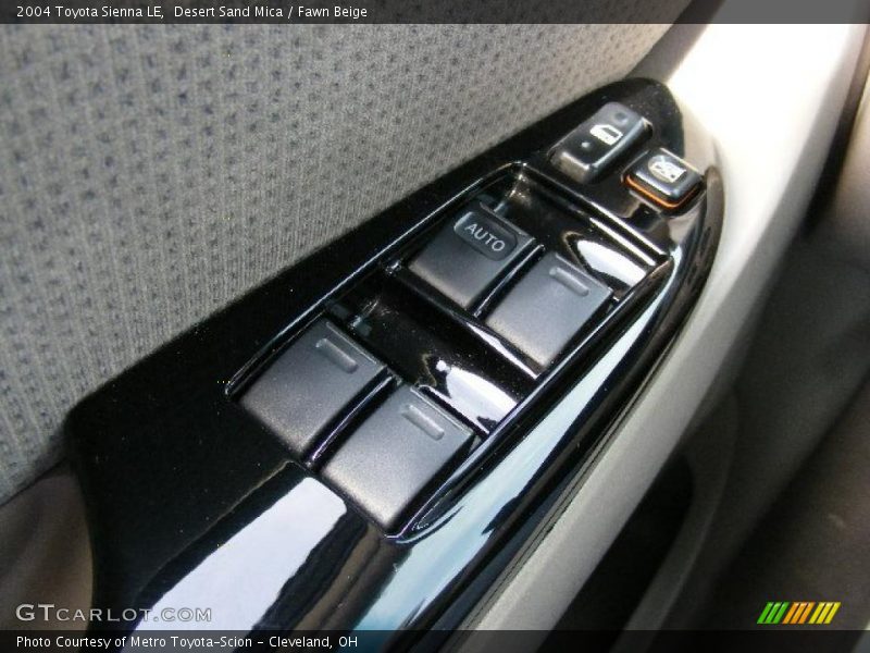 Desert Sand Mica / Fawn Beige 2004 Toyota Sienna LE