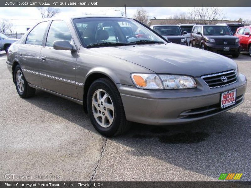 Antique Sage Pearl / Oak 2000 Toyota Camry XLE