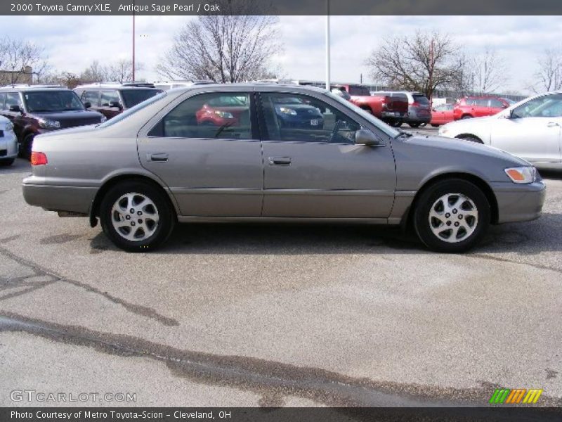 Antique Sage Pearl / Oak 2000 Toyota Camry XLE