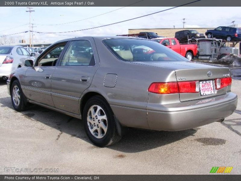 Antique Sage Pearl / Oak 2000 Toyota Camry XLE