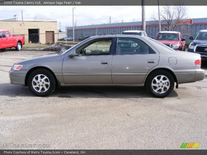 Antique Sage Pearl / Oak 2000 Toyota Camry XLE