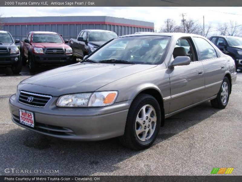 Antique Sage Pearl / Oak 2000 Toyota Camry XLE