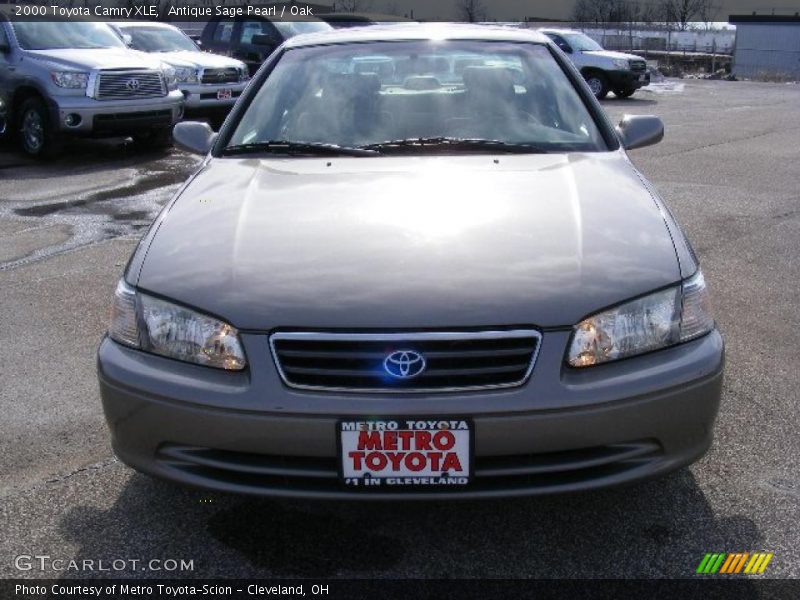 Antique Sage Pearl / Oak 2000 Toyota Camry XLE