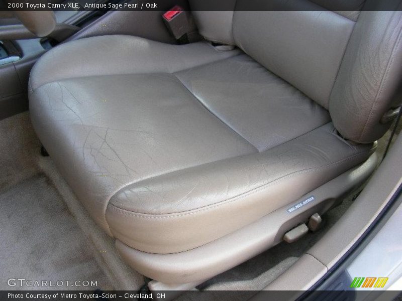 Antique Sage Pearl / Oak 2000 Toyota Camry XLE