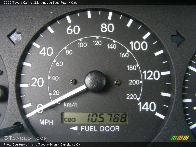 Antique Sage Pearl / Oak 2000 Toyota Camry XLE