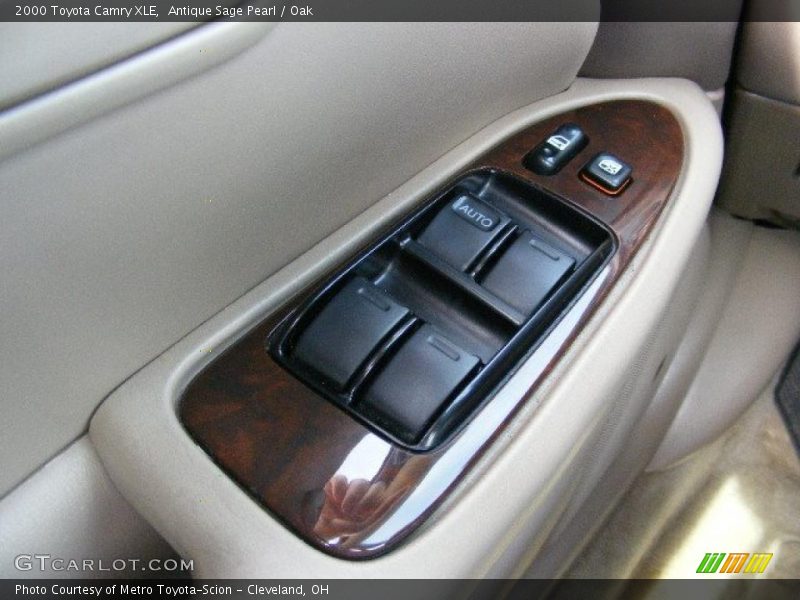 Antique Sage Pearl / Oak 2000 Toyota Camry XLE