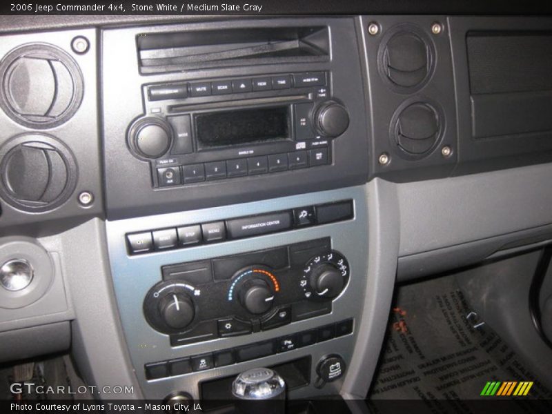 Stone White / Medium Slate Gray 2006 Jeep Commander 4x4