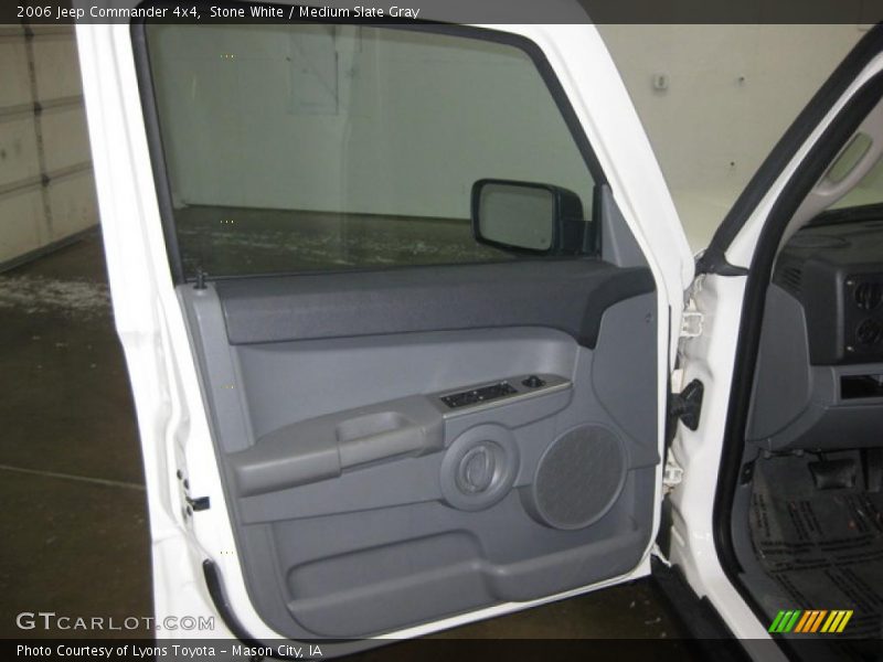 Stone White / Medium Slate Gray 2006 Jeep Commander 4x4