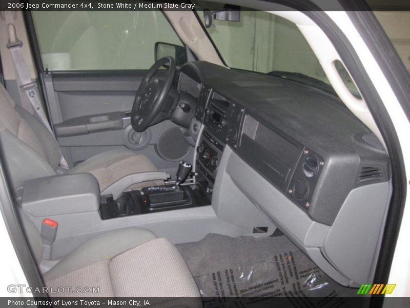 Stone White / Medium Slate Gray 2006 Jeep Commander 4x4